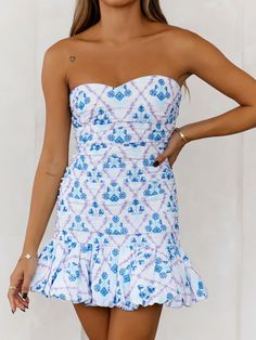 gender：Woman season：spring/summerMaterial ：Polyester Pattern type：printingSleeve length: sleevelessstyle ：commuting Top collar：v neck laundry guide ：Machine washable Hoco Inspo, Rush Outfits, Cute Formal Dresses, Spring Formal, Cute Homecoming Dresses, Mini Dress Blue, Rush Dresses, Marine Uniform, Hoco Dresses