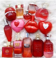 Body Fantasies Perfume, Dior Poison Perfume, Carolina Herrera Perfume, Fragrance Lab, Blossom Perfume, Expensive Perfume, Pretty Perfume Bottles, Makeup Spray, Bath And Body Works Perfume