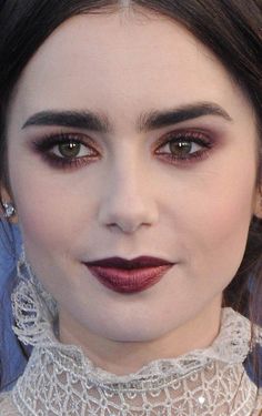 Lily Collins at the 2017 Critics' Choice Awards. (Photo: Birdie Thompson/AdMedia) Vampy Makeup, Red Carpet Makeup, Monster Makeup, Critics Choice Awards, Celebrity Makeup Looks, Dance Makeup, Pink Lip Gloss, Beauty Looks, Pink Lipstick