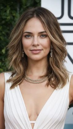 49 Stunning Summer Haircuts with Long Layers to Inspire Your Next Look Haircuts With Long Layers, Flowy Hair, Summer Haircut, Haircuts 2024, Soft Balayage, Bob Haircut For Round Face, Rich Brunette, Summer Haircuts, Brunette Balayage