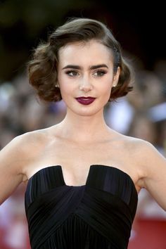 Lily Collins bob (front) Old Hollywood Glam, Wedding Hair Inspiration, Short Wedding Hair, Penteado Cabelo Curto, Dear Future, Beautiful Pics, Retro Hairstyles, Trending Hairstyles, Hollywood Glam