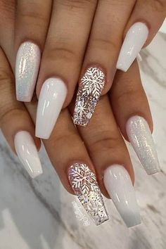 White Coffin Nails, Unghie Nail Art, White Acrylic Nails, Snowflake Nails, Christmas Nails Acrylic, Nail Designs Glitter, Xmas Nails