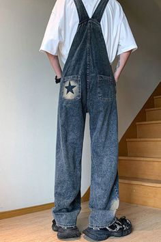 grunge aeshtetic outfit denim overalls with star print Star Girl Aesthetic, Soft Boy Outfits, Overall Jeans, Y2k Star, Jumpsuit Fitted, Strap Pants, Overalls Men, Jeans Overall, Soft Boy