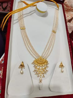 Pearl Gold Necklace Bengali, Pearl Ring Designs Gold, Bengali Gold Necklace Designs, Gold Pearl Jewelry Indian, Bengali Wedding Jewellery Gold, Ranihaar Gold Indian Jewelry, Bengali Gold Jewellery, Gold Set Design, Bengali Jewellery