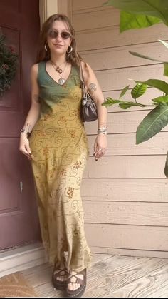 90s Bohemian Style, Vintage Fashion Inspiration, Outfits Large Bust, Earthy Summer Outfits, Earthy Aesthetic Outfits, Vintage Spring Outfits, Walking Outfits, Hippie Aesthetic