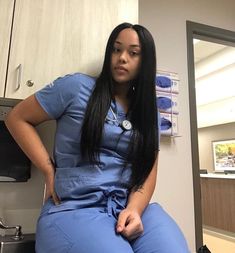 pin : @kjvougee ‘ 💕 follow for more poppin’ pins! ⚠️ #medical 🍡 #explore 🤎 Nurses Scrubs, Black Nurse, Scrub Style, Nurse Inspiration, Cute Scrubs, Nursing Fashion, Women Nurse