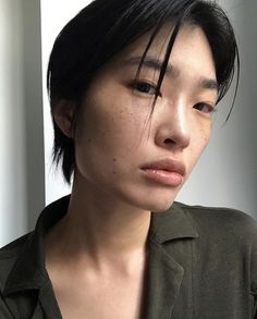 Masculine Face Woman, Grace Elizabeth Short Hair, Masculine Asian Women, African Makeup, Androgynous Women, Androgynous Models, Shot Hair Styles, Model Face, Cut My Hair