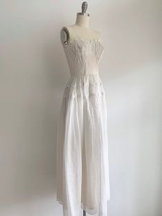 Sweetheart Neck Wedding Dress, Cotton Wedding Dress, Drop Waist Wedding Dress, Cotton Wedding Dresses, Neck Wedding Dress, Mannequin Dress, Cotton Wedding, White Strapless Dress, Dress And Jacket