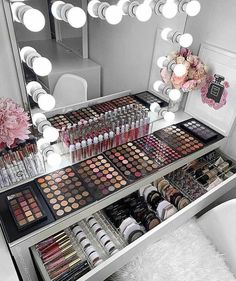 Koleksi Makeup, Rangement Makeup, Penyimpanan Makeup, Makeup Beauty Room, Makeup Vanities, Makeup Room Decor, Ikea Malm, Glam Room, Makeup Rooms