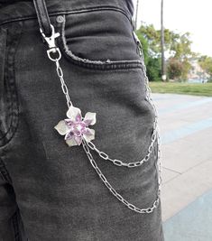 Metal Punk Rock Layered Chain Keychains For Men Women Waist Key Chain Wallet Jeans Hip-hop Pants Belt Chains Jewelry Rhinestone Flower Pants Chain ! Material: Steel  Size: first chain : 30 CM          last chain : 40 CM         with flower : 50 CM Due to the light and screen difference, the item's color may be slightly different from the pictures. Please understand. Make sure you don't mind before you bid. Please allow 10-20mm differences due to manual measurement Estimated time of delivery will Belt Chain Diy, Pants Jewelry, Hip Chain, Pants Chain, Belt Chains, Chain Outfit Aesthetic, Chain Outfit, Jeans Chain, Hip Hop Pants