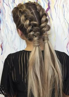 51 Pretty Holiday Hairstyles For Every Christmas Outfit | Fashionisers Dutch Pigtail Braids, Braided Hairstyles For Long Hair, Dutch Braids, Luxy Hair, Fest Outfits, Pigtail Braids, Braids With Extensions, Beauty Hairstyles