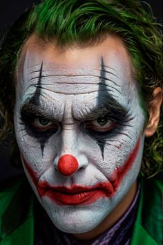 Spine-Chilling Halloween Makeup Ideas for Men ★ Joker Men's Halloween Makeup Boy Halloween Makeup, Joker Makeup Tutorial, Mens Halloween Makeup, Creepy Clown Makeup, Vampire Makeup Halloween, Halloween Makeup Clown, Scary Clown Makeup