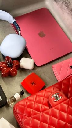 Tech Aesthetic, Expensive Taste, Dark Feminine Aesthetic, Apple Accessories, Girly Accessories, Feminine Aesthetic, Fly Girl, Girls World