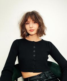 40 Stylish Blunt Bob With Bangs Trends To Try In 2024 Κούρ�εμα Bob, Trendy Bob Hairstyles, Bangs For Round Face, Bob Hairstyles With Bangs, How To Cut Bangs, Bob Haircut With Bangs, Trendy Hairstyle, Bob With Bangs