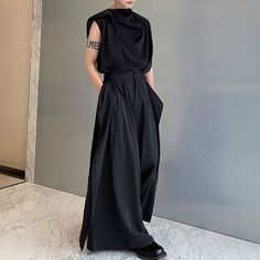 Modern Monk Fashion, Casual Men Clothes, Flowy Clothes Men, Male Japanese Fashion, One Shoulder Outfit, Male Skirt, Clothes Fancy, Types Of Fashion, Deconstruction Fashion