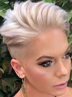 Half Shaved Hair, Short Hair Pixie Cuts, Short Hair Trends, Short Hair Undercut