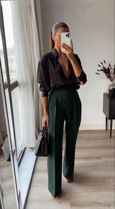 Chique Outfits, Business Outfits Women, Green Pants