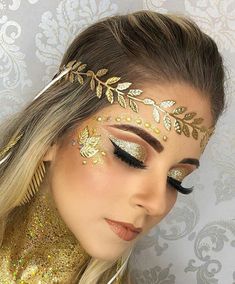 Toga Makeup Goddesses, Grecian Goddess Makeup, Athena Goddess Makeup Look, Greek Goddesses Makeup, Makeup Looks Goddess, Sun Goddess Costume Makeup, Roman Goddess Makeup, Greek Goddess Eye Makeup, Sun Goddess Makeup Halloween