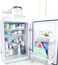 Fridge Aesthetic, Skin Care Fridge, Skin Care Routine For Teens, Koleksi Makeup, Garnier Skin Care, Rangement Makeup, Penyimpanan Makeup, Skin Care Routine For 20s, Skin Care Routine 30s