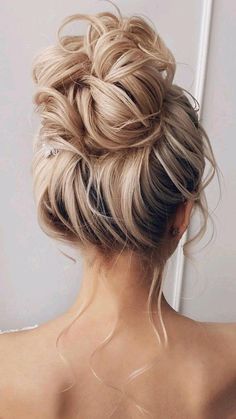 Hair Up Occasion, High Romantic Updo, Messy Formal Bun High, Stylish Messy Bun, Up Do Bun Wedding, High Messy Wedding Bun, Fancy High Messy Bun, Romantic Updos For Medium Length Hair, Big Hair Updo Messy