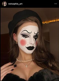 Beats Doll Makeup, Different Halloween Costume Ideas, Mime Face Makeup, Pretty Mime Makeup, Halloween Makeup Ideas Cute, Face Paint Makeup Halloween, French Mime Makeup, Mime Clown Makeup