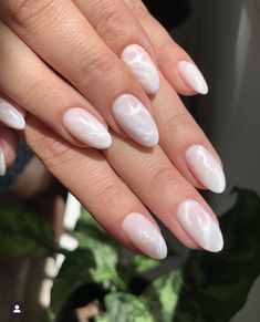 Nude Nail Inspiration, Iconic Nails, Nude Nail Ideas, Nude Nail, Nude Nail Designs, Metallic Nails, Sparkly Nails, Pastel Nails, Neutral Nails