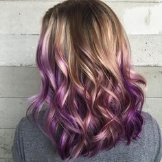 Purple Blonde Hair, Purple Blonde, Hairstyle Balayage, Purple Hair Highlights, Balayage Hairstyle, Balayage Haircolor, Purple Balayage, Underlights Hair, Purple Ombre Hair