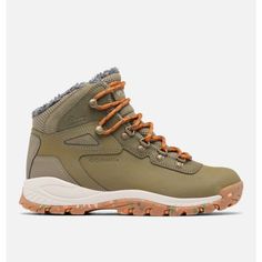 the north face back - to - berkeley hiker boot is shown in khaki