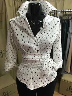 Mother Of Bride Outfits, Chic Blouses, Elegante Casual, Only Fashion, Suit Fashion, White Shirt, Blouse Designs, Fashion Inspo Outfits