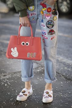 Pin for Later: Everyone Saved the Best Accessories For Last at MFW NYFW Day Six Chiara Ferragni's Anya Hindmarch bag and Chiara Ferragni Collection sneakers Anya Hindmarch Stickers, Jeans Trend, Diy Jeans, Street Style Bags, Giovanna Battaglia, Cheap Jeans, 2015 Trends, Quirky Fashion