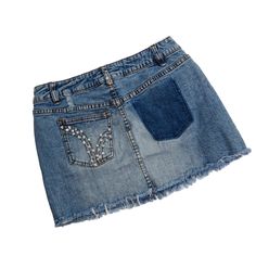 Early 2000s Vintage Y2k Mini Skirt. Younique Denim Y2k Jean Skirt. Classic Y2k Style with Distressing and Rhinestone Bling. Raw Hem Frayed Cut Off Skirt, Distressed Denim, Back Pocket Detail, + Intentional Missing Pocket. Super Cute Euphoria Y2k Princess Bratz Style  *  Tagged VTG. Size 3, Waist Approx.  28" *  96% Cotton, 4% Spandex  *  Excellent Condition, Gently Worn  Approximate Measurements; Not Exact   * Waist Approx. 28" * Length Approx.  12" * Hips Approx. 34" 📦  Bundle Discounts on Mul Y2k Jean Skirt, Y2k Soft Girl, Y2k Princess, Y2k Mini Skirt, Micro Skirt, Skirt Y2k, Daisy Dukes, 2000s Vintage, Jeans Rock