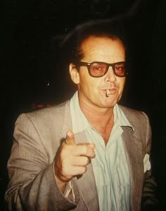 Jack Nicholson Style, Vintage Sunglasses Aesthetic, Handsome Jack, Wearing Sunglasses, Jack Nicholson, Mans World, Film Serie, Cultura Pop, Old Hollywood