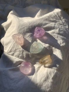 Witches Circle, Crystal Vibes, Crystal Aesthetic, The Witches, Pretty Rocks, Good Energy, Crystal Gems, Rocks And Crystals, Crystals And Gemstones