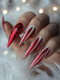 Holiday Stilleto Nails Designs, Red Nails With Silver Glitter Ombre, Christmas Nail Design Stiletto, Modern Holiday Nails, Christmas Nail Designs Long, Christmas Stiletto Nails Winter, Christmas Stilleto Nail, Long Christmas Nail Designs, Green Christmas Nails Designs