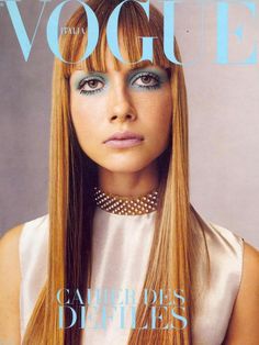 1970s Makeup, Vintage Vogue Covers, 70s Makeup, Vogue Vintage, Vogue Magazine Covers, Magazine Vogue, Fashion 70s, Richard Avedon, Linda Evangelista