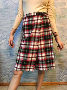 "Vintage Checkered Skirt 80s Women White Red Skirt Tartan Skirt Wool Blend Kilt Pleated Skirt Size Medium to Large High Waist Skirt Label size: EUR 40 Estimated size: M/L Material: 67% Polyester; 33%Songerfasern Measurements: Length: 25,5\" / 65 cm Waist: 14\"+2\" / 35 cm +5cm adjustable *Measurements taken while garment lay flat, to get girth you need to double Please check measurements to insure a proper fit. Remember to allow yourself some extra room for movement. You can compare these with s Retro Red Skirt For Fall, High Waist Retro Pleated Skirt, Red Retro Mini Skirt Skort, Red Retro Mini Skort, Retro Red Mini Skort, Retro Pleated Mini Skirt, Retro Knee-length Pleated Skirt, Retro Red Midi Skirt, Retro Skirted Bottoms For Fall