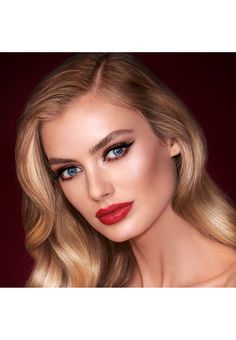 Charlotte Tilbury THE BOMBSHELL SET - Make-up Set - the bombshell Red Lip Makeup Blonde, Bombshell Makeup, Bright Lip, Blithe Spirit, Bright Red Lipstick, Eyeshadow Pencil, Makeup Icons, Chic Makeup, Glamorous Makeup