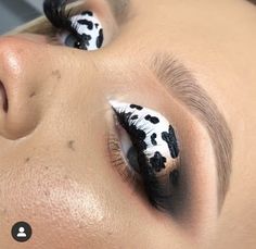 Cowgirl Makeup, Halloween Costumes 2022, Cow Halloween, Animal Makeup, Eyeshadow Ideas, Cow Costume, Halloween Coustumes, Makeup Easy