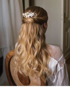 Blonde hair bride with pinned long naturally waved hair Hairstyle For Bride, Half Up Half Down Hairstyle, Down Hairstyle, Natural Wedding Hairstyles, Hair Services, Bridal Hair Jewelry, Natural Wedding, Wedding Hairstyle, Civil Wedding