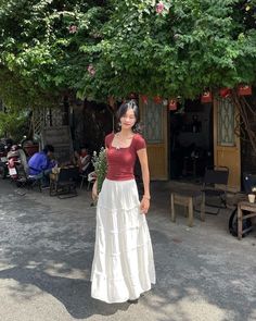 #fall #cottagecore #cottage #cottagegirl #aesthetic #fitspo #slowliving #nature #living #peace #healing #wellness #fall #fallinspo #falloutfit #girly #selfcare #selfimprovement #highvalue ~~~ 📷credit to the owner Summer Outfits In France, Maxi Skirt Party Outfit, Casual Thai Outfit, Long White Skirt Outfit Modest, White Skirt Outfit Modest, Midsize Japanese Fashion, Modest Hot Weather Outfits Summer, Aesthetic Modest Outfits Trendy, Modest Fashion School