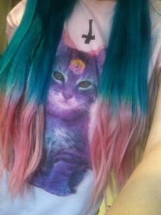 cat shirt Dip Dye T Shirts, Tumblr Hair, Art Pastel, Bleached Hair, Rainbow Hair, Creepy Cute, Green Hair