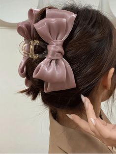 Clutch Hairstyle Clip, Clutches For Hair, Bow Ideas For Hair, Diy Hair Accessories For Women, Pink Hair Accessories, Designer Hair Accessories