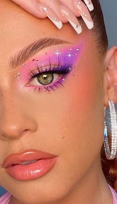 Pink Dance Competition Makeup, Pink Ombre Eyeshadow, Pink Purple Makeup Looks, Pink Purple Eyeshadow Looks, Purple And Pink Eyeshadow Looks, Purple Rhinestone Makeup, Pink Makeup With Rhinestones, Makeup Looks Artistic, Pink And Purple Eyeshadow Looks