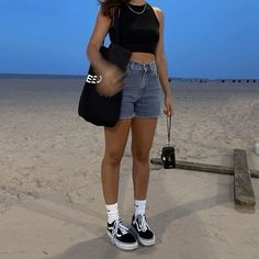 Trendy Outfits For Vacation, Summer Dresses And Skirts, Dress With Sneakers Outfit Summer, Casual Outfits Shorts Ideas, Comfy Vacay Outfits, Street Wear Outfits Women Summer, High Rise Shorts Outfit Summer, Simple Hawaiian Outfit, California Aesthetic Outfit Spring