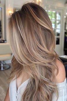 Are you looking for a way to elevate your hair game and add some warmth to your look? Look no further than the stunning world of warm bronde balayage hairstyles! This trendy hair coloring technique Medium Blonde Balayage, Warm Bronde Balayage, Warm Bronde, Balayage Straight Hair, Brown And Blonde, Fall Blonde Hair, Balayage Hairstyles, Blond Balayage, Bronde Balayage