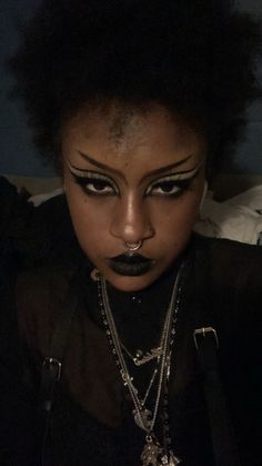 Black Women Goth Makeup, Black Goth Makeup Looks, Dark Skin Goth Makeup, Everyday Trad Goth Makeup, Trad Goth Makeup Dark Skin, Goth Make Up Look, Siouxsie Makeup, Messy Goth Makeup, Real Goth Makeup