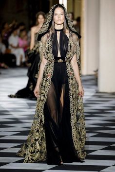 Haute Couture Style, Zuhair Murad Haute Couture, Character Clothes, Pathfinder Character, Elegant Gowns, Couture Mode, Stunning Gowns, Fashion Wishlist, Zuhair Murad