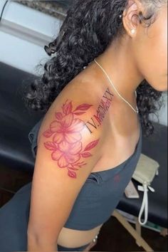 Half Sleeve Name Tattoos For Women, Unique Baddie Tattoos, Upper Arm Tattoos For Black Women, Shoulder Color Tattoos For Women, Spine Tattoos On Black Women, Under Shoulder Tattoo, Mother Dedication Tattoos, Red Ink Tattoos Sleeve, Red Ink Shoulder Tattoos For Women