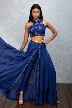 Cutdana Work, Navratri Dress, Blue Halter Top, Lehnga Dress, Crop Top Designs, Indo Western Dress, Saree Designs Party Wear