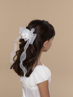 US Angels Flower Girl - First Communion Veil - Blush Kids Inc. First Communion Hairstyles, First Communion Banner, Floral Head Wreath, Communion Hairstyles, First Communion Veils, Communion Veils, Girls Communion Dresses, Holy Communion Dresses